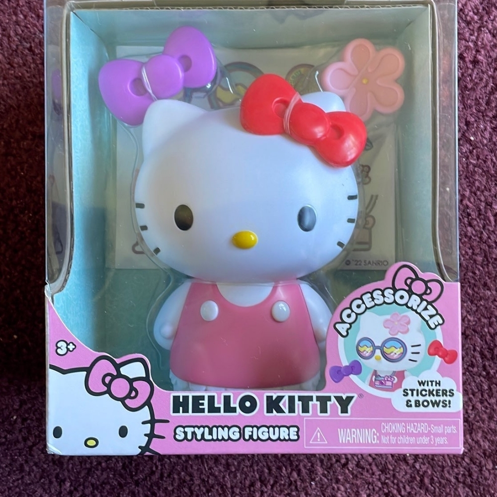 Hello kitty styling figure